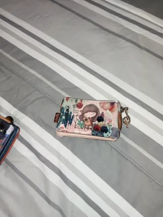 Monedero estampado chica guitarra