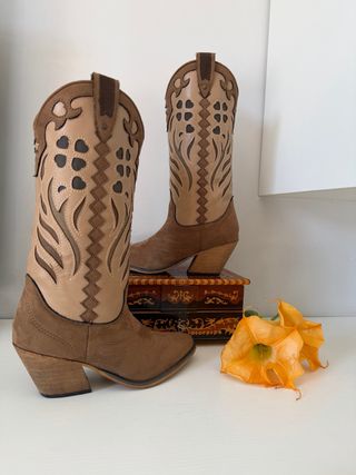 Stivali Camperos Beige/Marrone Tg 39 texani