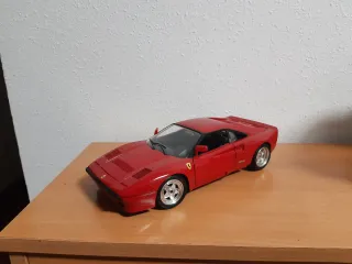 Hot Wheels Ferrari 288 GTO 1:18