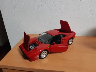 Hot Wheels Ferrari 288 GTO 1:18