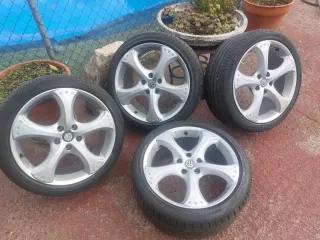 Llantas en 18 con neumáticos