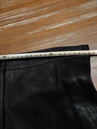 Pantalón tipo legging negro de Zara