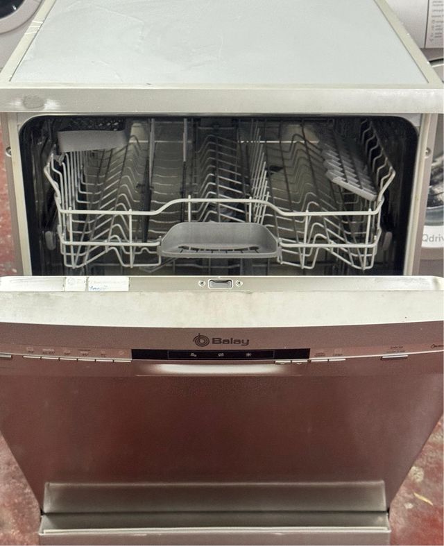 LAVAVAJILLAS MARCA BALAY EN INXO