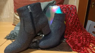 Botines grises con brillo