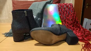 Botines grises con brillo