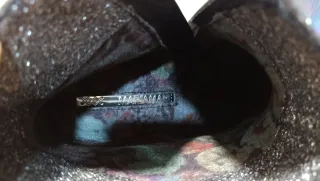 Botines grises con brillo