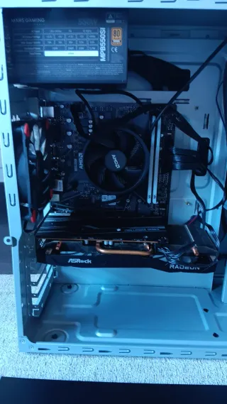 PC Gaming RX6600XT y Ryzen 5