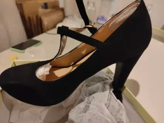 Zapatos tacón piel vuelta negros