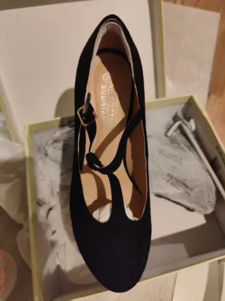 Zapatos tacón piel vuelta negros