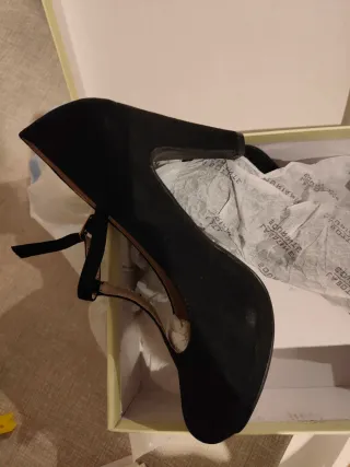 Zapatos tacón piel vuelta negros