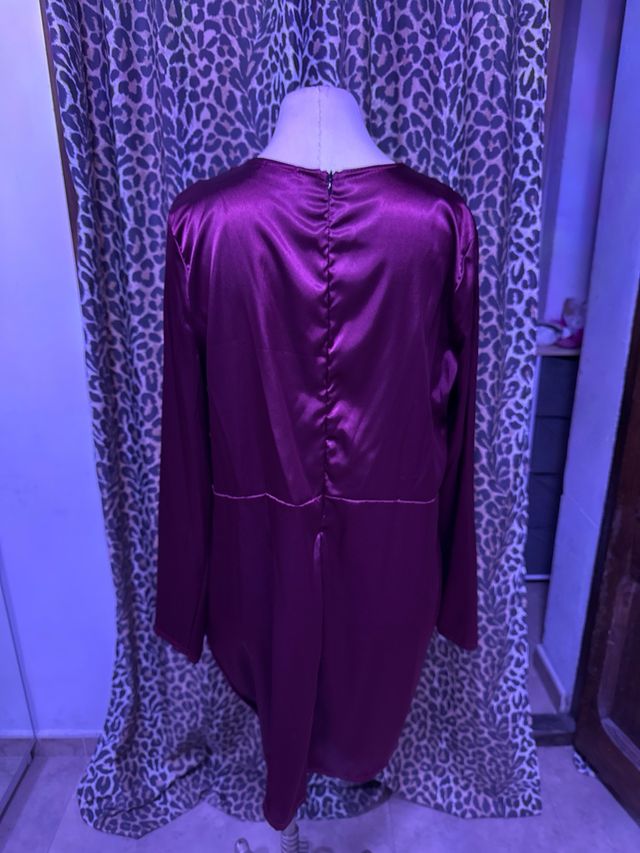 Vestido satén morado