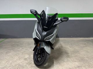 Honda Forza 350cc 8.500km con garantía oficial.