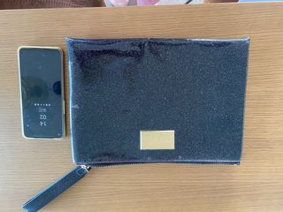 Bolso sobre  Bimba y Lola Negro Brillo