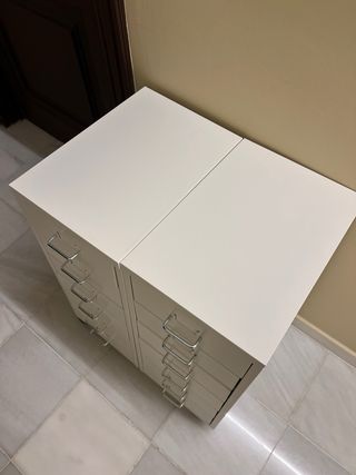 Mueble metálico Ikea con cajones modelo helmer