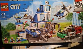 LEGO City Esquadra da Polícia 60316