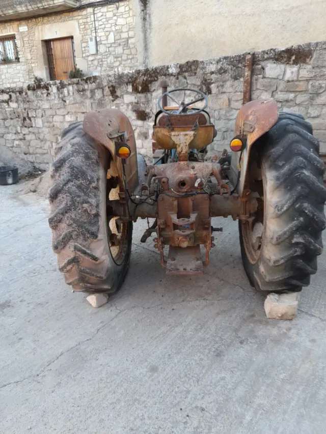 Tractor Ebro Super 55 para despiece