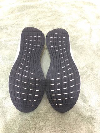 Zapatillas Adidas Blancas y Negras