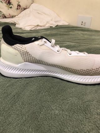 Zapatillas Adidas Blancas y Negras