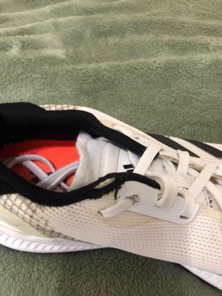 Zapatillas Adidas Blancas y Negras