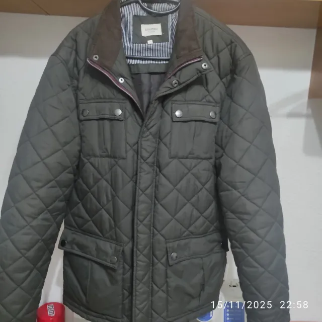 Chaqueta guateada Essentials Talla M