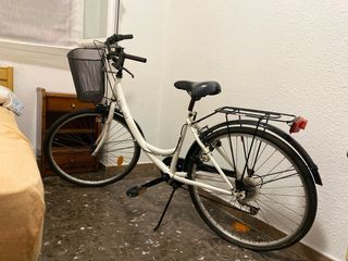 Bicicleta urbana clásica – cómoda, ligera y lista
