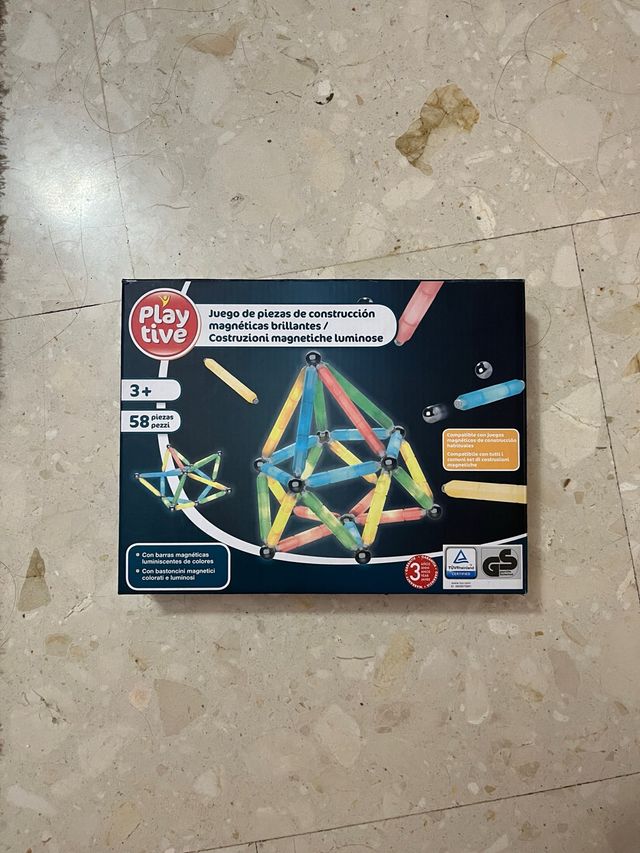 Set di costruzione magnetico Playtive con 58 pezzi