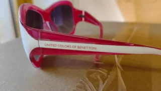 Occhiali da sole Benetton bianchi e rossi