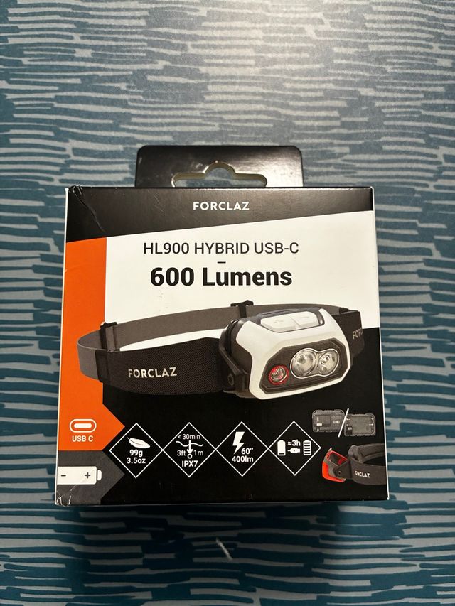 Linterna frontal Forclaz HL900 Hybrid USB-C