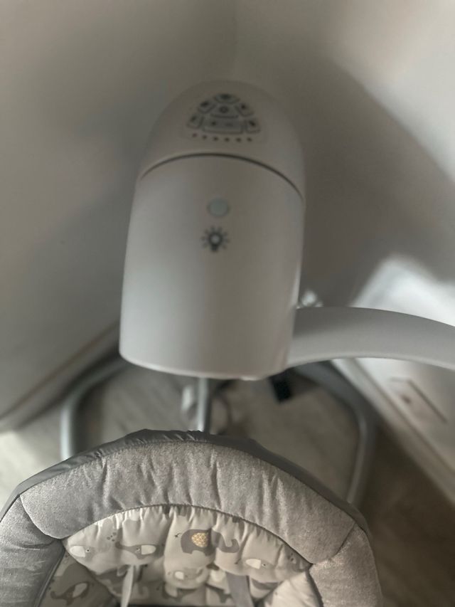 Mecedora eléctrica bebé elefantes