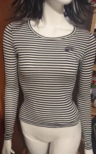 Maglia Nike donna a righe bianche e nere