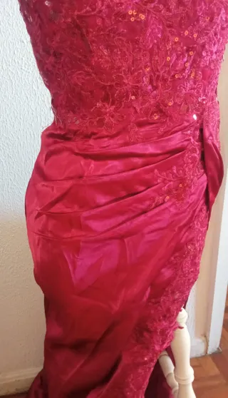 Espectacular vestido para ocasiones especiales