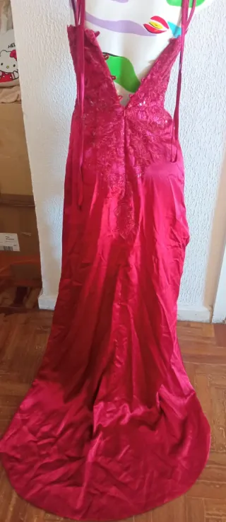 Espectacular vestido para ocasiones especiales