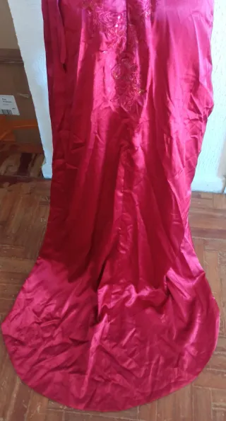 Espectacular vestido para ocasiones especiales