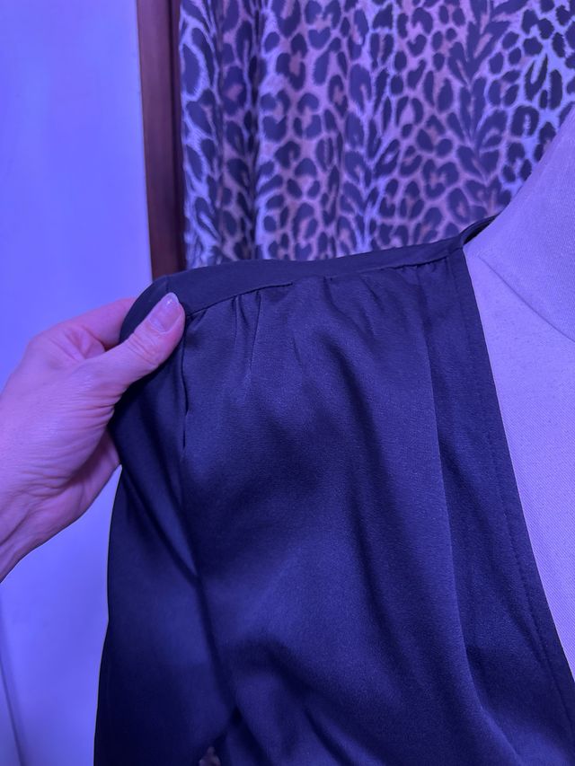 Vestido negro con pedrería