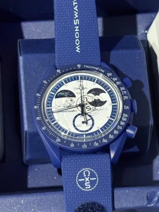 Omega x Swatch MoonSwatch Mission to Earth Oro