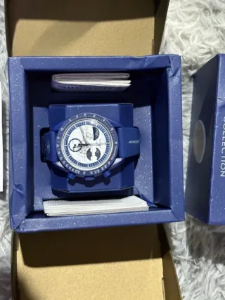 Omega x Swatch MoonSwatch Mission to Earth Oro