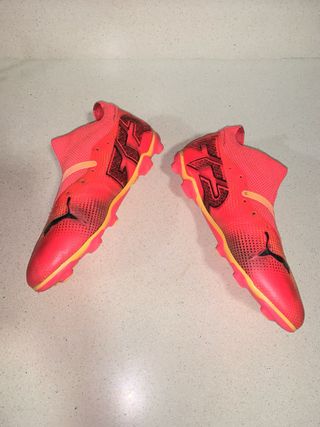 Botas Fútbol Puma Talla 37 Rojas y Amarillas