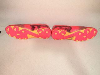 Botas Fútbol Puma Talla 37 Rojas y Amarillas