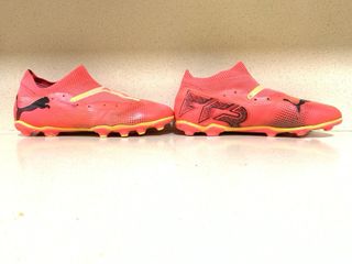 Botas Fútbol Puma Talla 37 Rojas y Amarillas