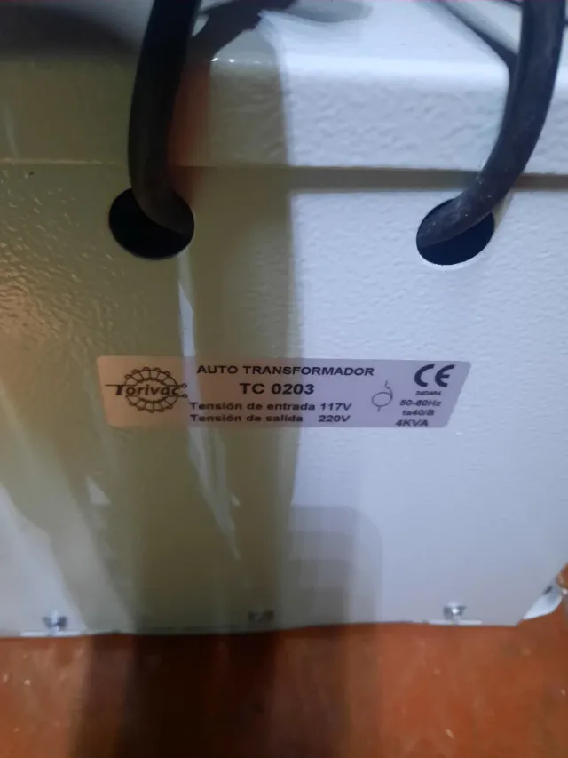 Torivac TC 0203 Transformador 117V a 220V 4KVA