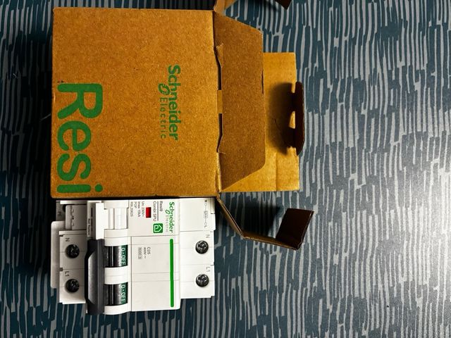 Limitador sobretensiones schneider C25 2P