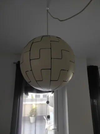 Lámpara de techo esférica Ikea