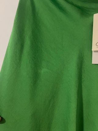 Falda verde satinada Mango talla XS
