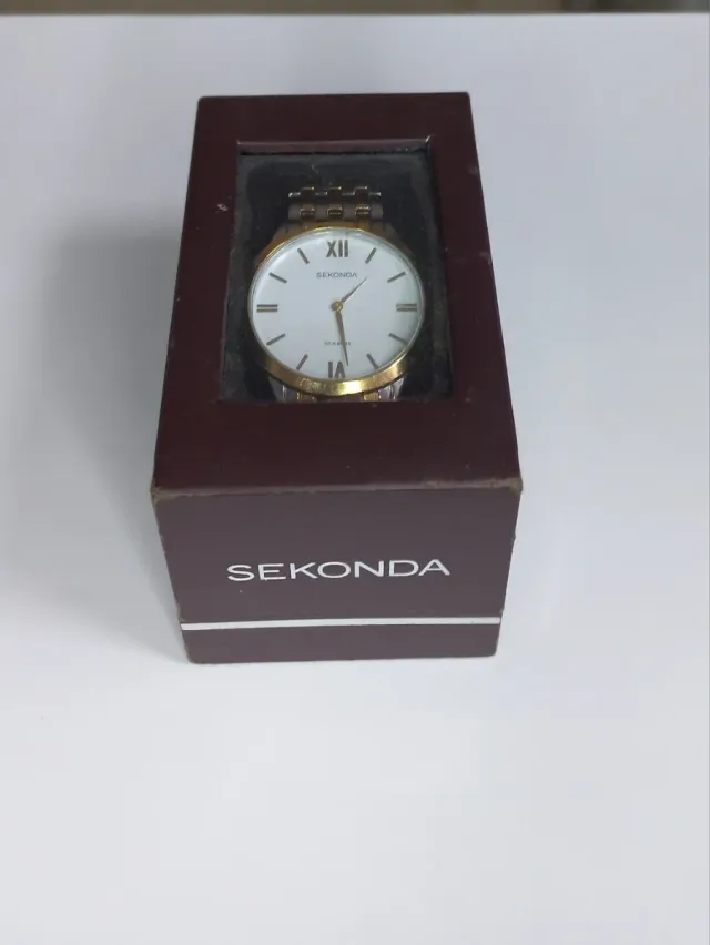 Reloj Sekonda Caballero Dorado y Plateado
