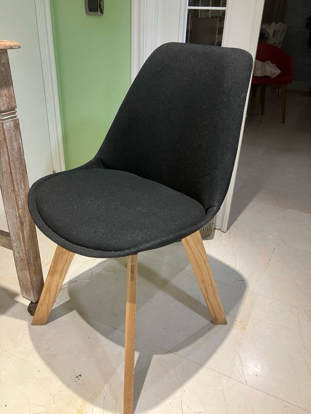 Silla escandinava MAISONS DU MONDE negra