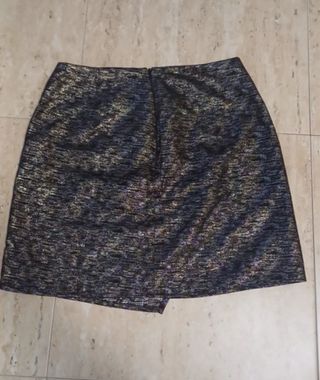 Falda metalizada negra y plateada