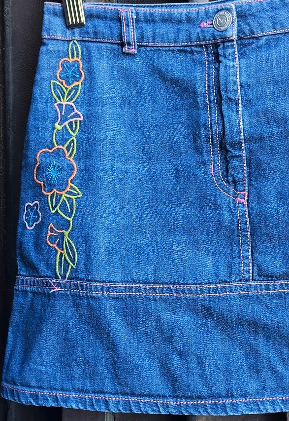 Falda vaquera mini Bershka flores bordadas- T "XS"