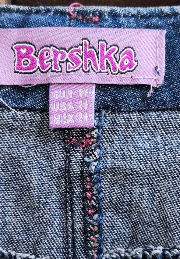 Falda vaquera mini Bershka flores bordadas- T "XS"