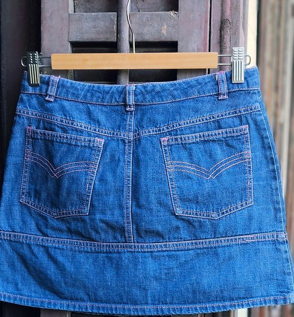 Falda vaquera mini Bershka flores bordadas- T "XS"