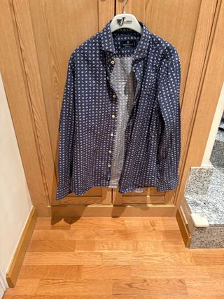 Camisa estampada Forecast azul y blanco
